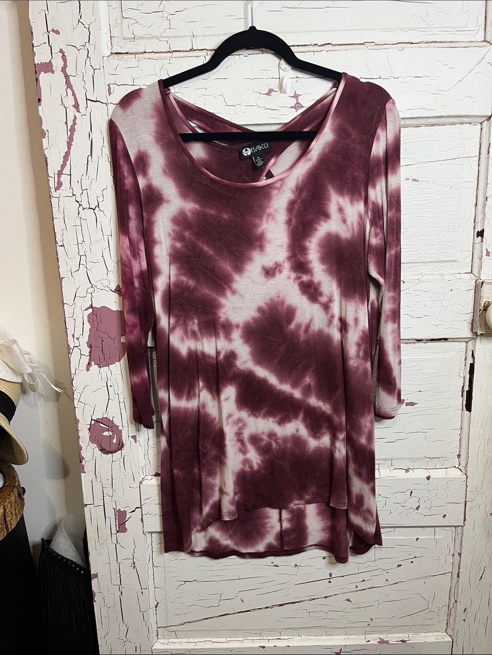 BAKU Tie-Dye Crisscross Back Long-Sleeve YOGA Top - Burgundy/White small